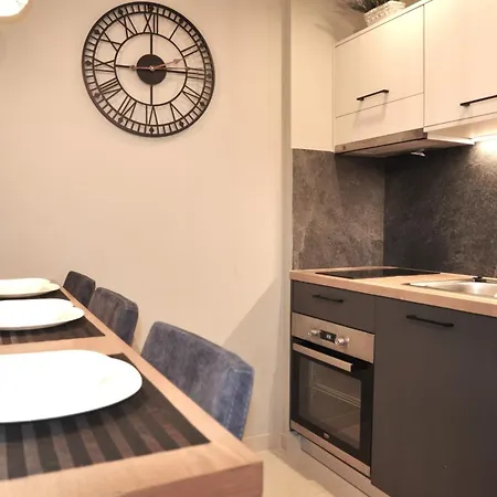 Mirma Old Town Апартаменти *